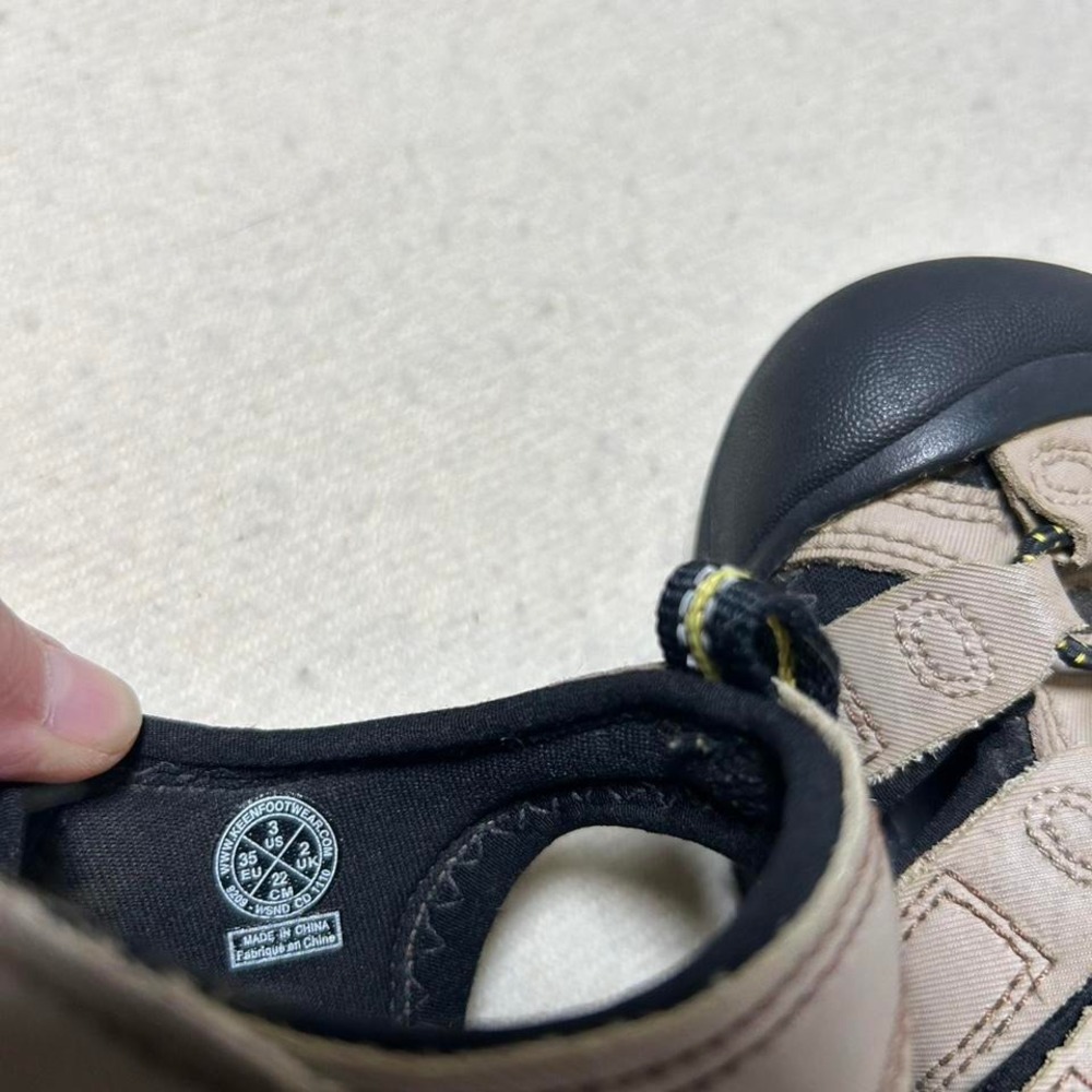 Keen Newport H2 Sandals Big Kid's Size 3 Youth Sand and Black - Picture 6 of 6